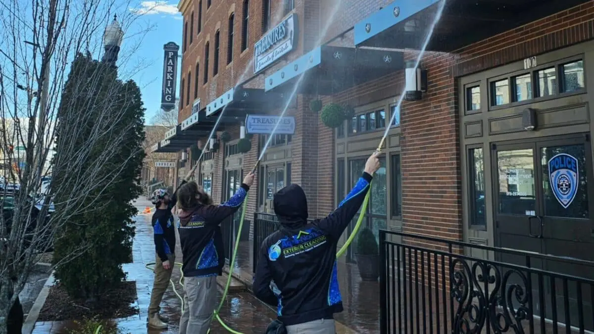 Learn how long it takes to pressure wash a house based on size, surface type, and condition with Aqua-Nomics’ expert exterior cleaning team