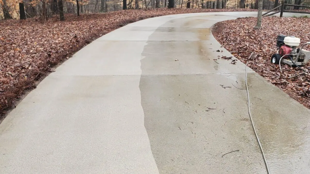 Power Washing vs. Sandblasting Guide | Aqua-Nomics Compare power washing and sandblasting to find the best solution for cleaning surfaces like concrete, brick, and more