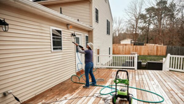 How Long Does It Take to Pressure Wash a House?