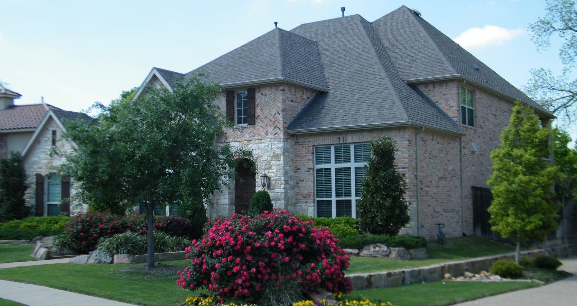 Pressure Washing and Roof Cleaning in Roswell