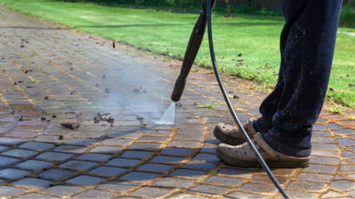 The Importance of Power Washing Your Driveway Before Sealing