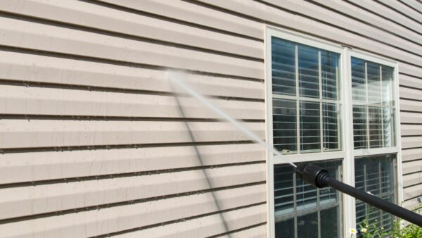 Understanding the Safety and Efficiency of Pressure Washing Vinyl Siding