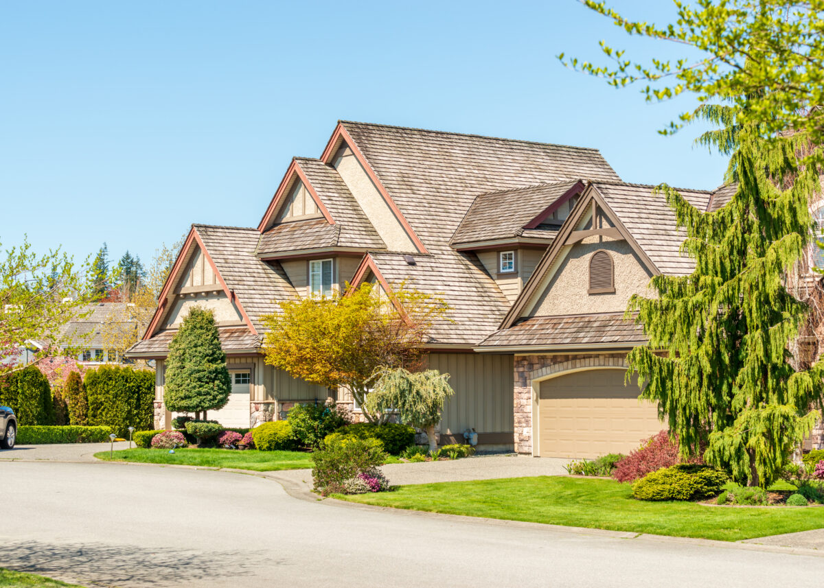 How Professional Pressure Washing Can Safely Remove Pollen Residue from Your Home | Aqua-Nomics How Professional Pressure Washing Can Safely Remove Pollen Residue from Your Home